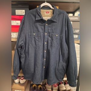WRANGLER DENIM JACKET WITH FLEECE INTERIOR